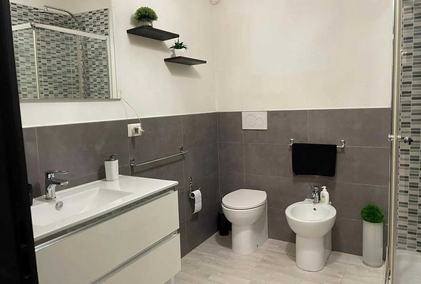 Citta&Aeroporto Black And White Bergamo Apartment