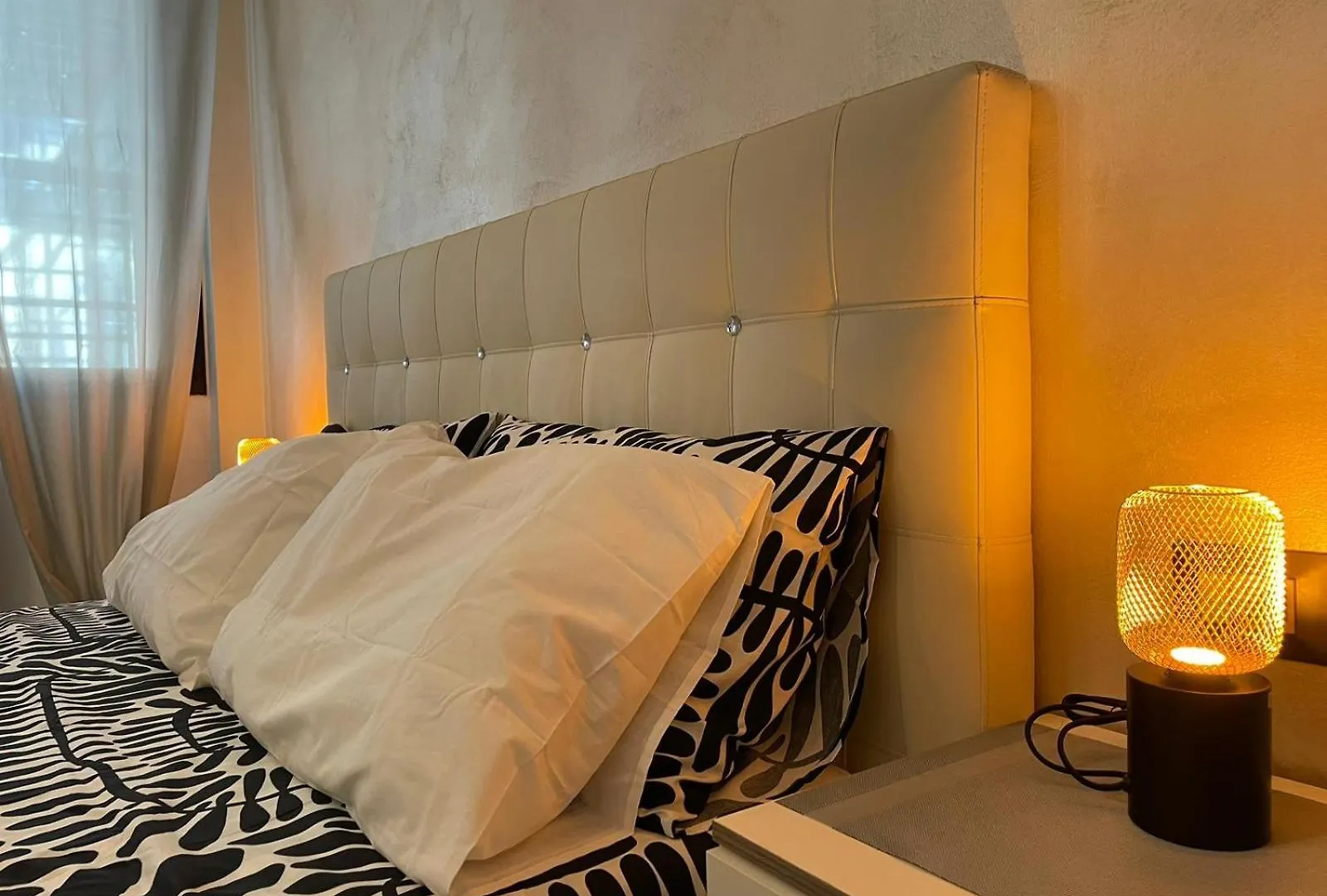 Citta&Aeroporto Black And White Bergamo Apartment